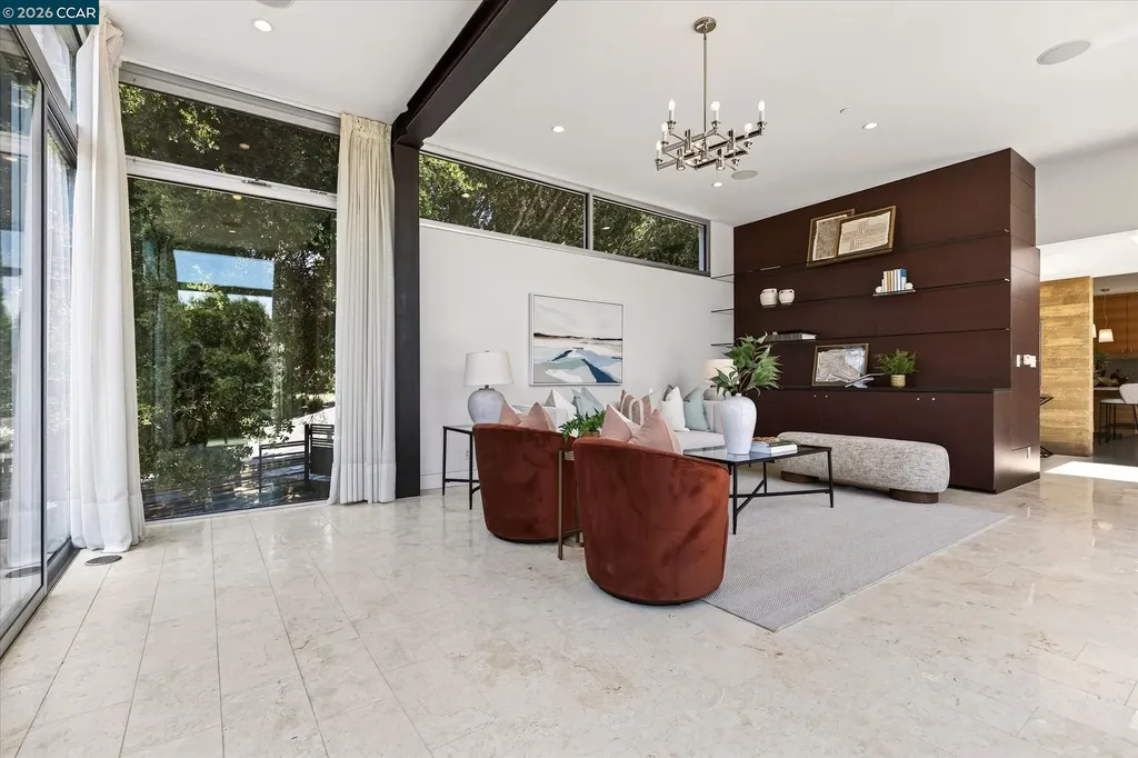 2 Crane Court Orinda CA 94563