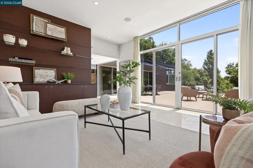 2 Crane Court Orinda CA 94563