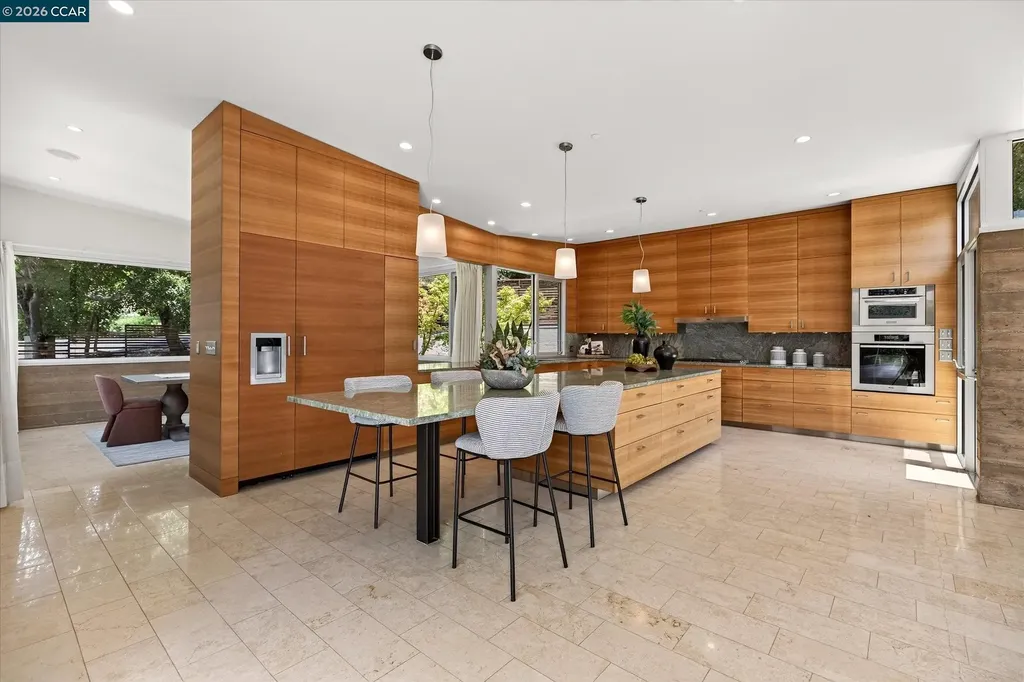 2 Crane Court Orinda CA 94563