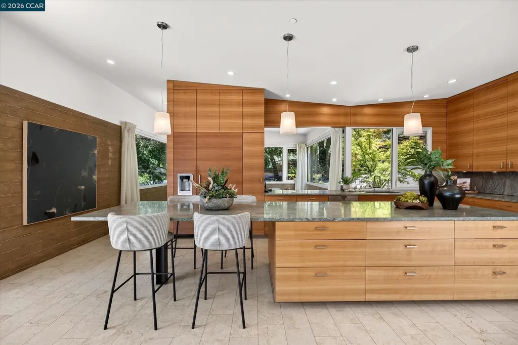 2 Crane Court Orinda CA 94563