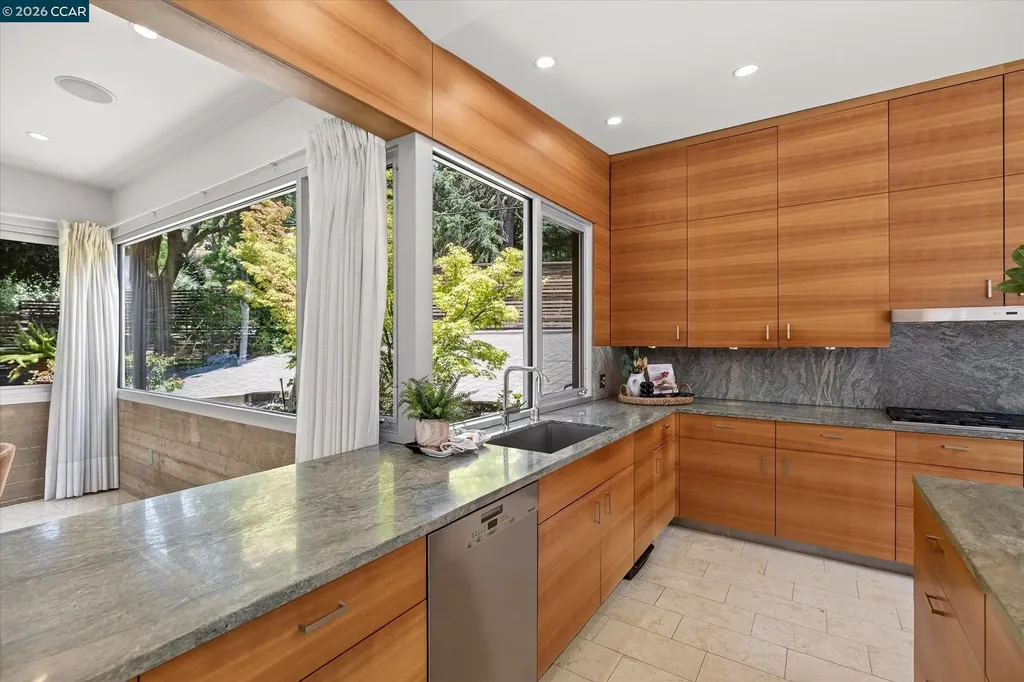 2 Crane Court Orinda CA 94563