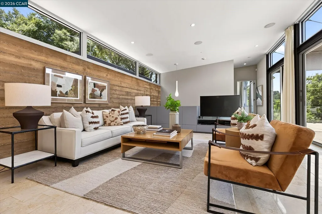 2 Crane Court Orinda CA 94563