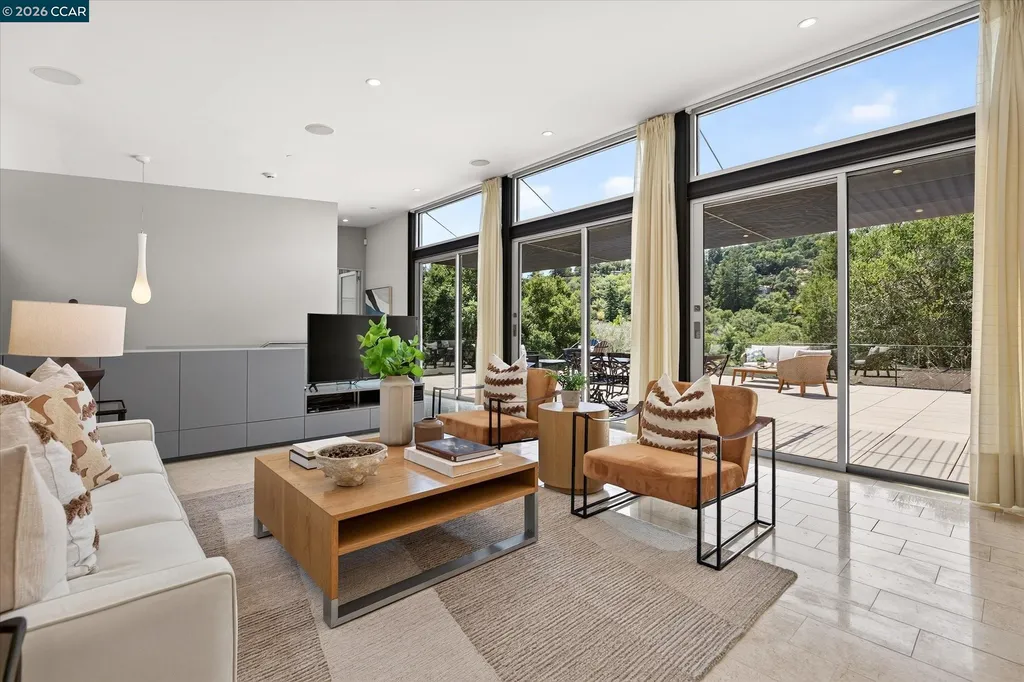 2 Crane Court Orinda CA 94563