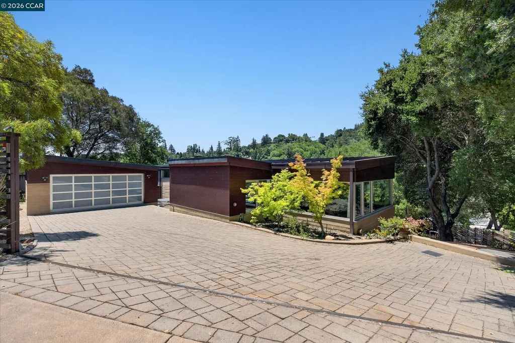 2 Crane Court Orinda CA 94563