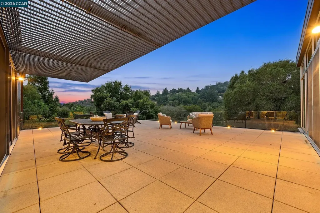 2 Crane Court Orinda CA 94563