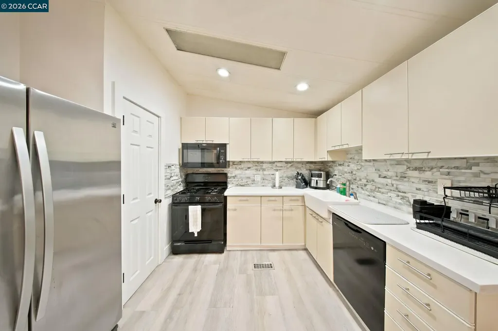 190 Medina Drive Pacheco CA 94553