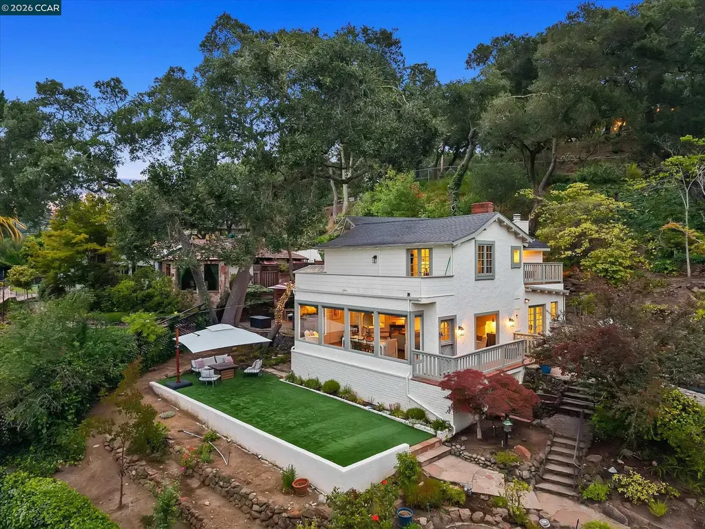 112 Camino Sobrante Orinda CA 94563