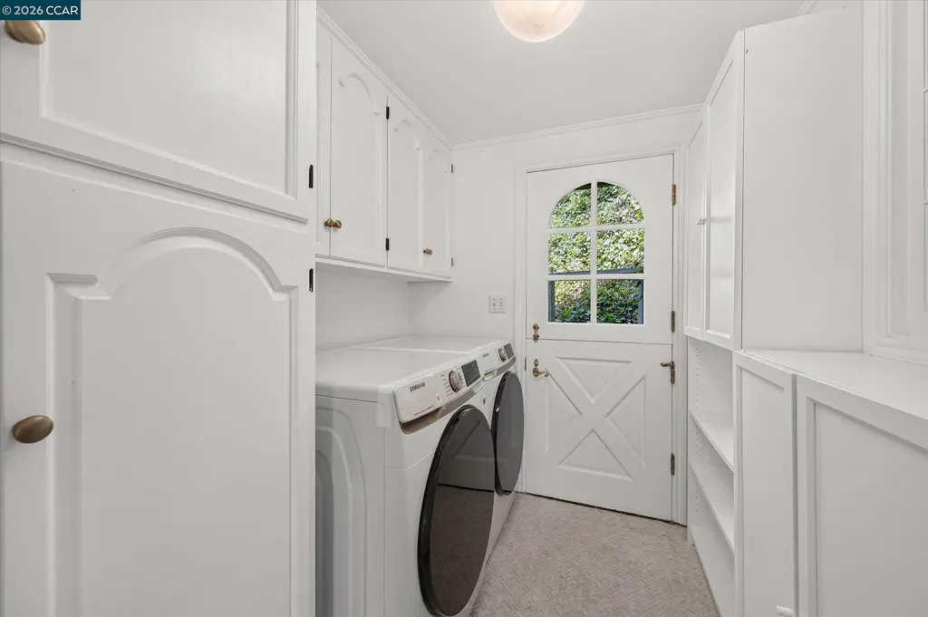 112 Camino Sobrante Orinda CA 94563