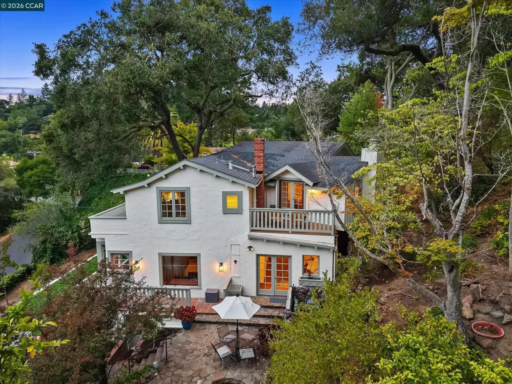 112 Camino Sobrante Orinda CA 94563