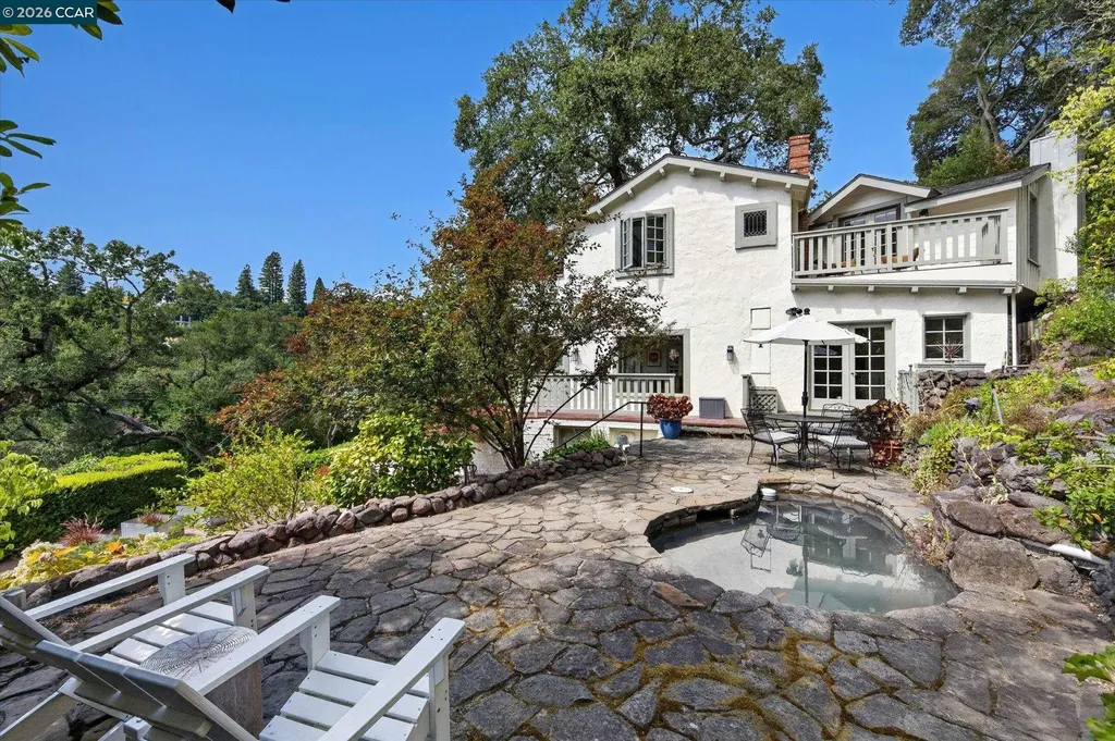 112 Camino Sobrante Orinda CA 94563