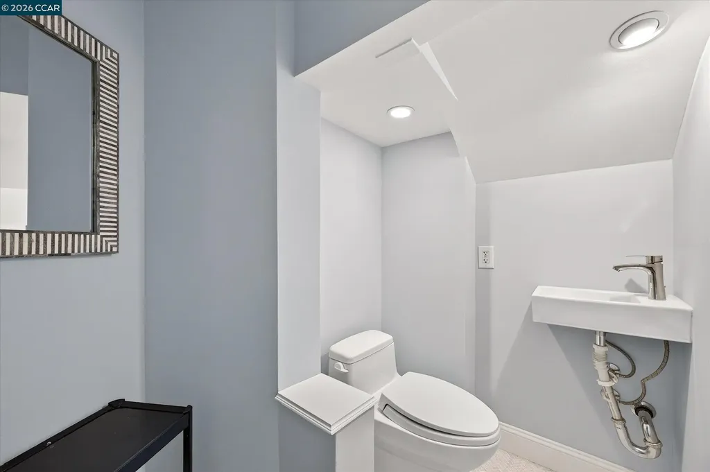 112 Camino Sobrante Orinda CA 94563