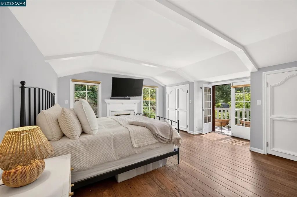 112 Camino Sobrante Orinda CA 94563