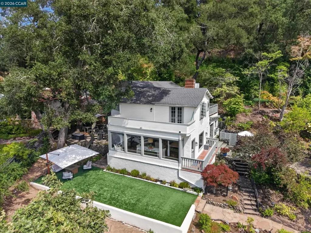 112 Camino Sobrante Orinda CA 94563