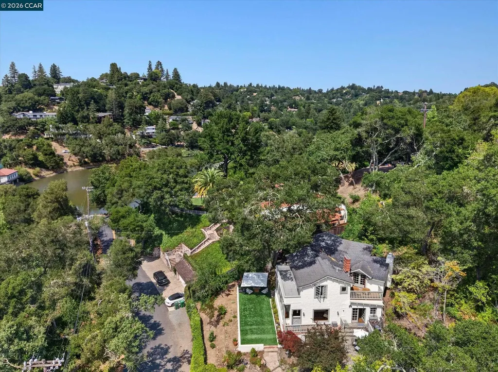 112 Camino Sobrante Orinda CA 94563