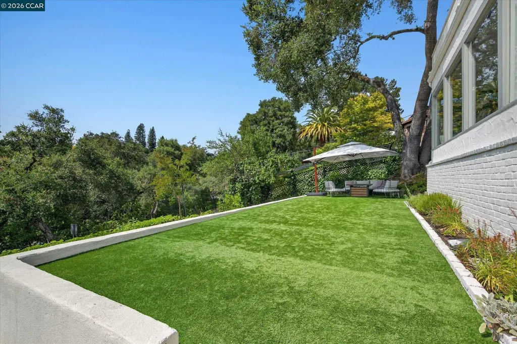 112 Camino Sobrante Orinda CA 94563