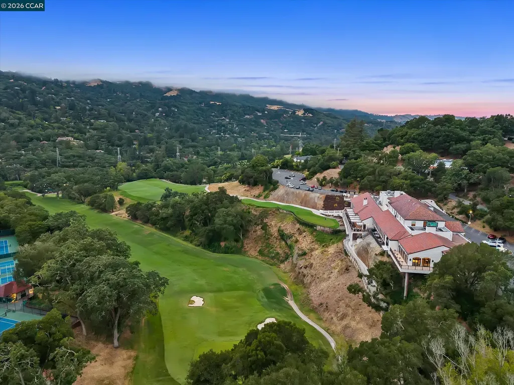 112 Camino Sobrante Orinda CA 94563