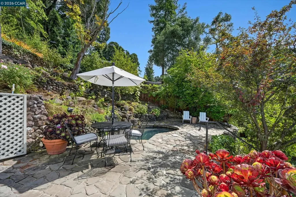 112 Camino Sobrante Orinda CA 94563