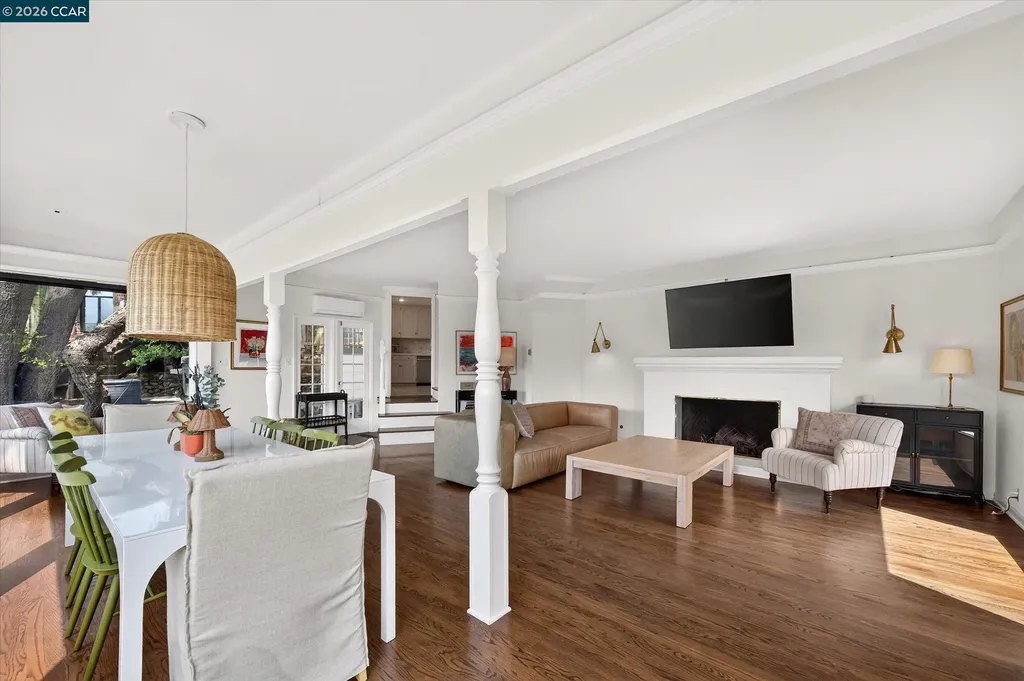 112 Camino Sobrante Orinda CA 94563
