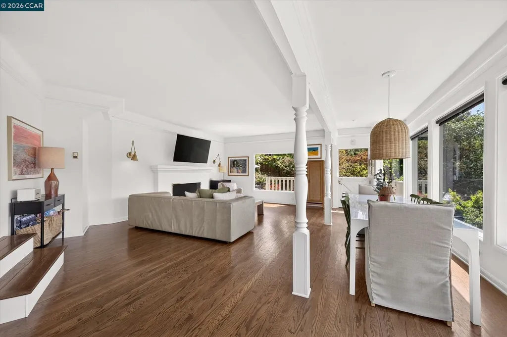 112 Camino Sobrante Orinda CA 94563