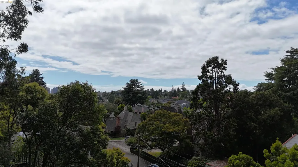 195 Oak Road Piedmont CA 94610