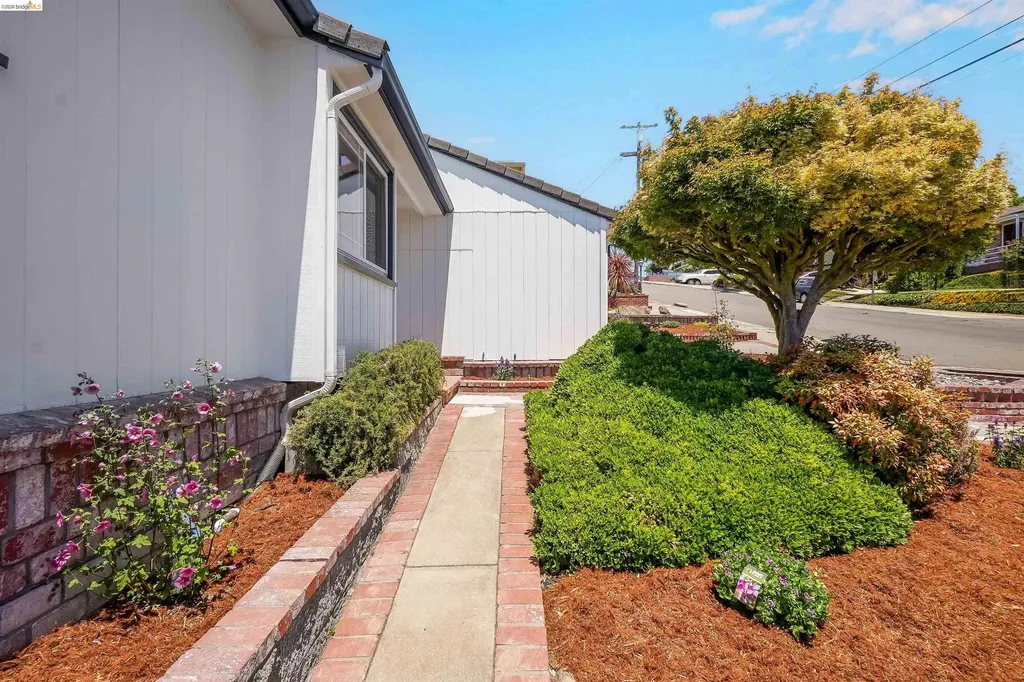 18421 Magee Way Castro Valley CA 94546