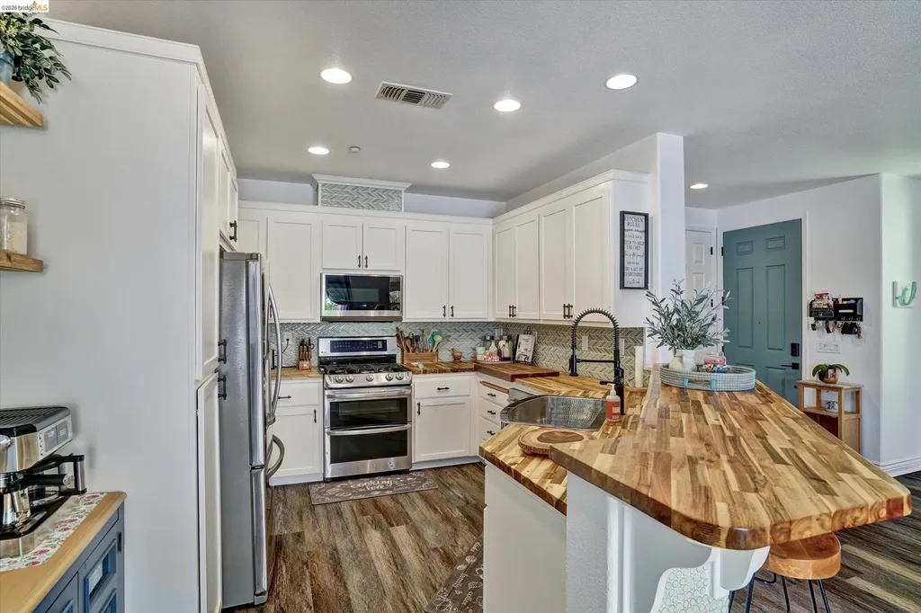 619 Falling Star Drive Martinez CA 94553