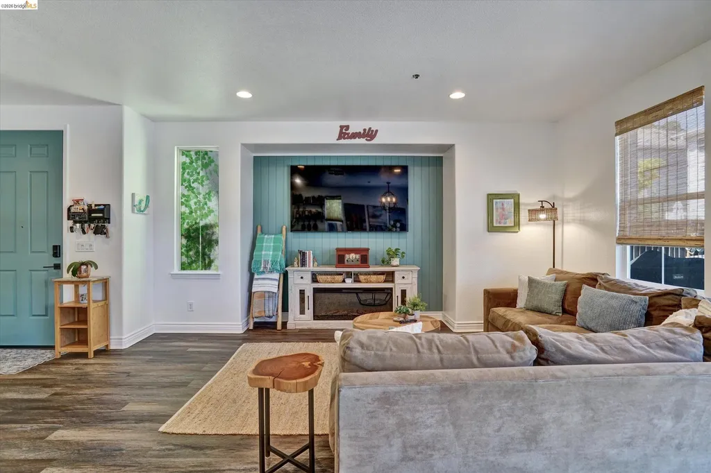 619 Falling Star Drive Martinez CA 94553