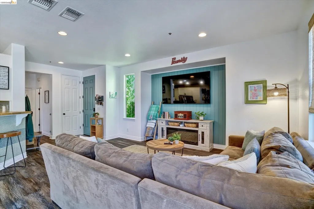 619 Falling Star Drive Martinez CA 94553