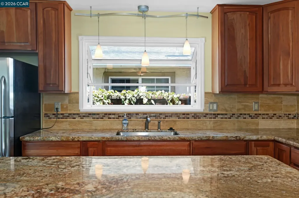 2412 Desrys Boulevard Antioch CA 94509