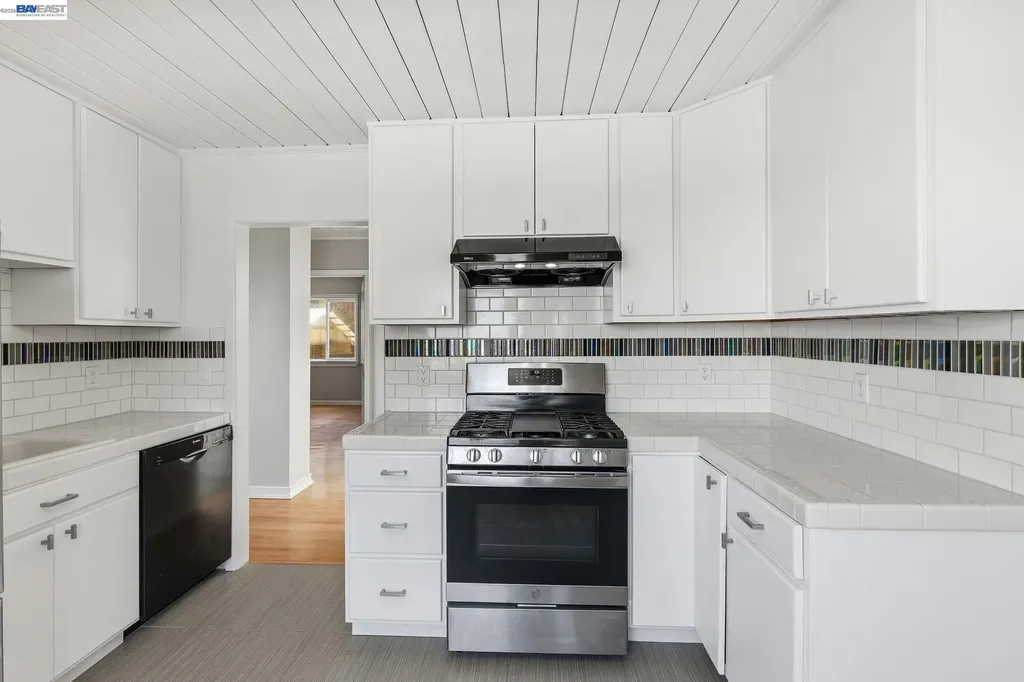 780 Goettingen Street San Francisco CA 94134
