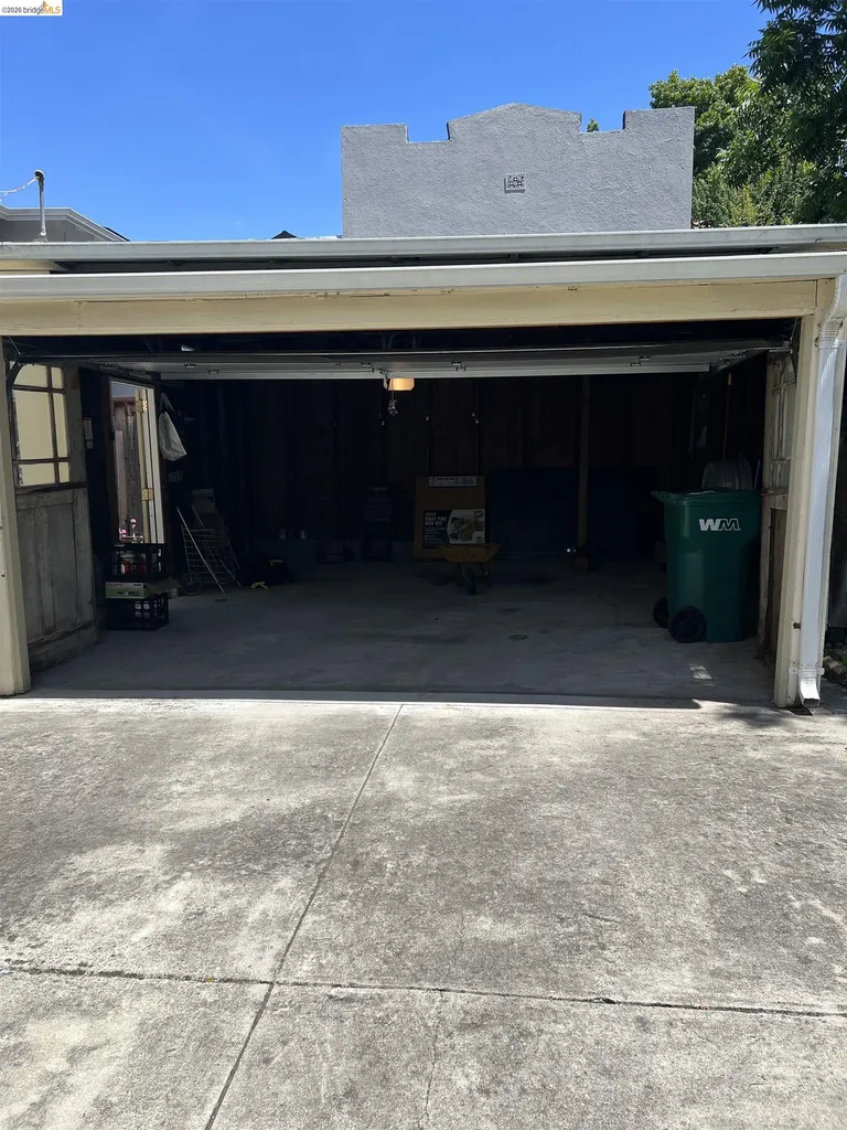 3788 Lakeshore Oakland CA 94610