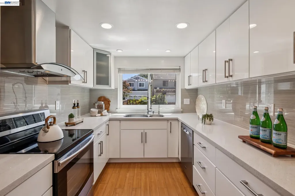 28086 Thorup Lane Hayward CA 94542