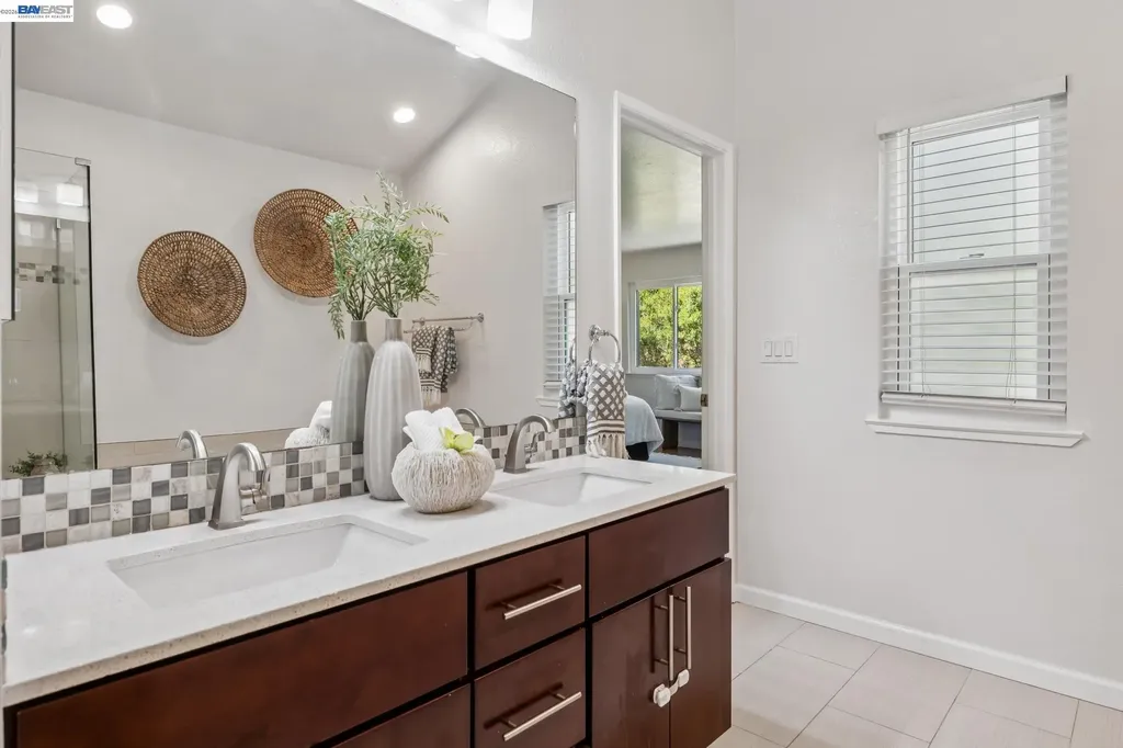 28086 Thorup Lane Hayward CA 94542
