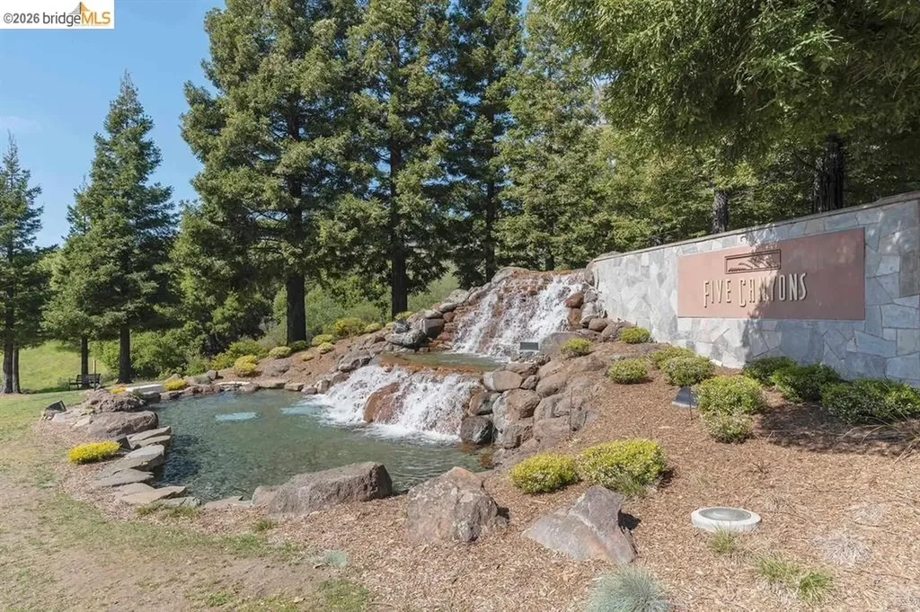 25570 Brookshire Drive Castro Valley CA 94552