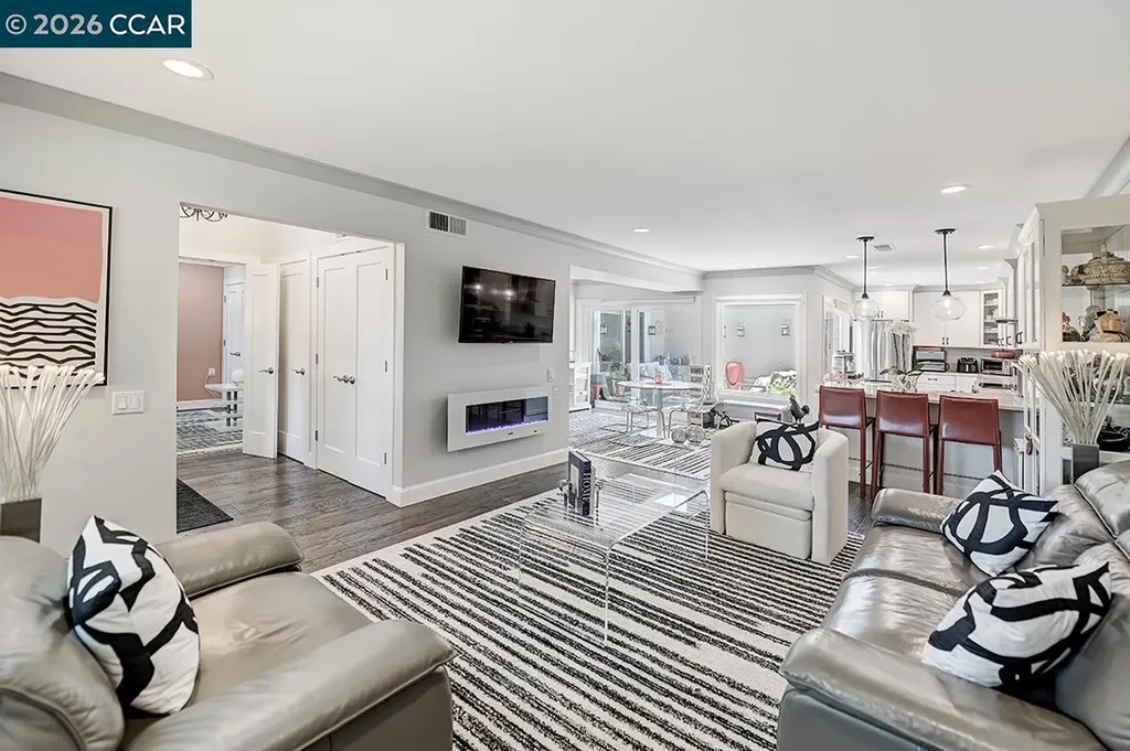 1124 Oakmont Drive Walnut Creek CA 94595