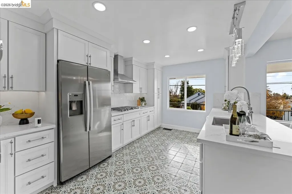 6032 Mauritania Avenue Oakland CA 94605