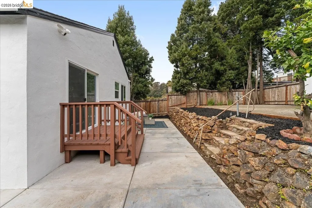 6032 Mauritania Avenue Oakland CA 94605