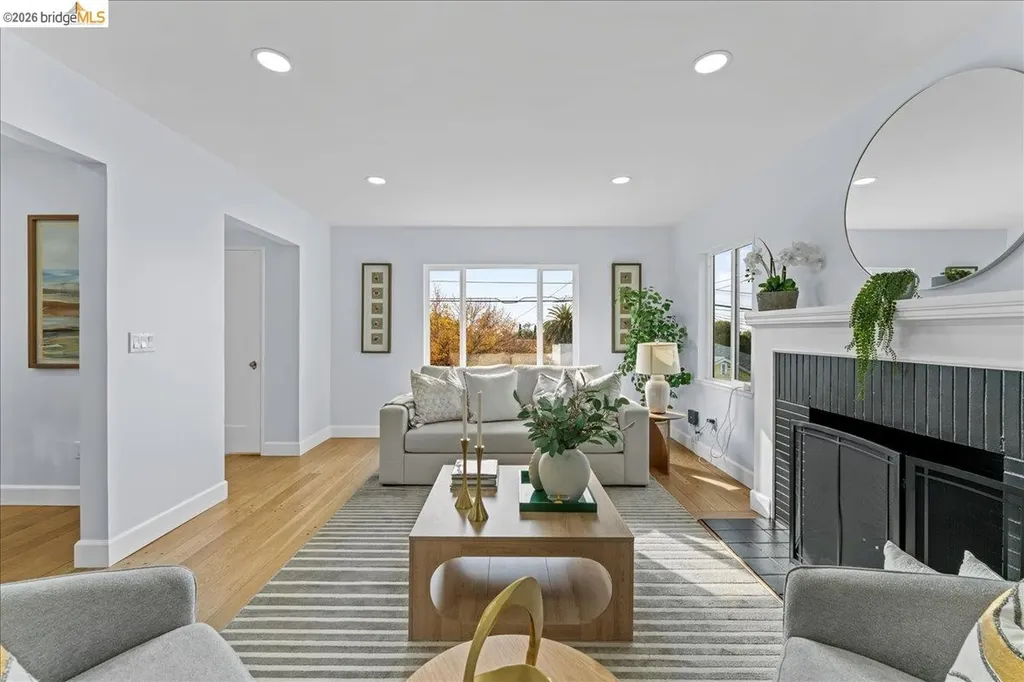 6032 Mauritania Avenue Oakland CA 94605