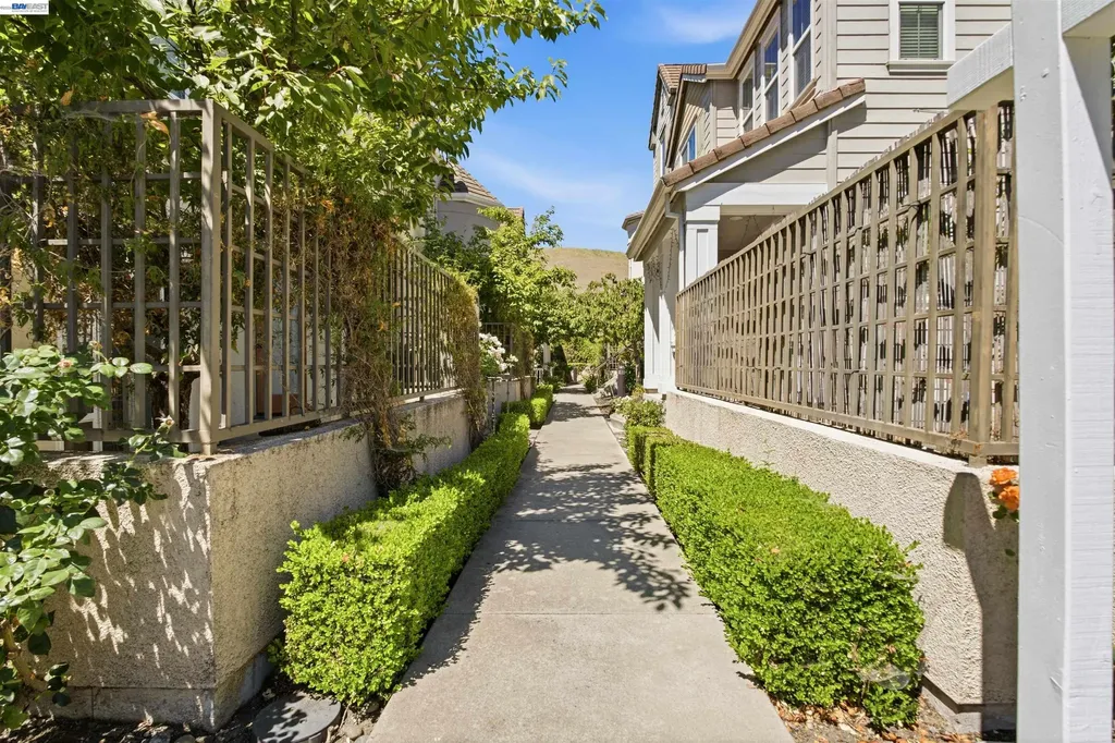 6010 Hillbrook Place Dublin CA 94568