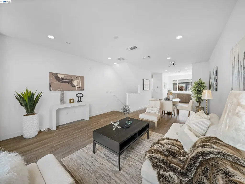 2309 Myrtle Street Oakland CA 94607