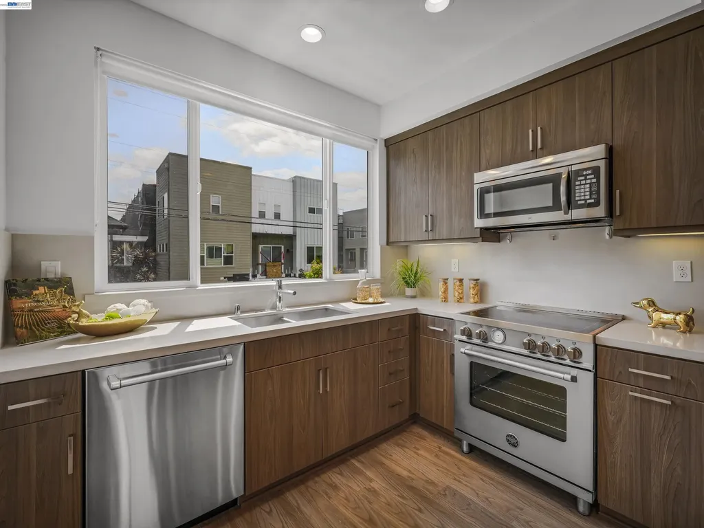 2309 Myrtle Street Oakland CA 94607