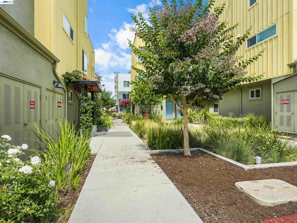 2309 Myrtle Street Oakland CA 94607