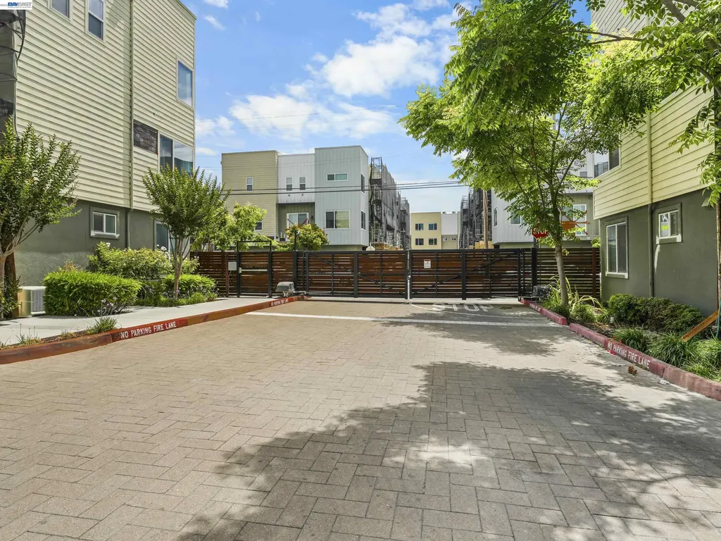 2309 Myrtle Street Oakland CA 94607