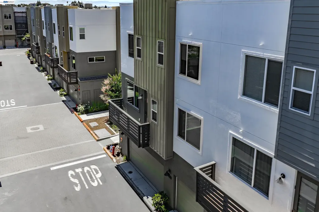 2309 Myrtle Street Oakland CA 94607