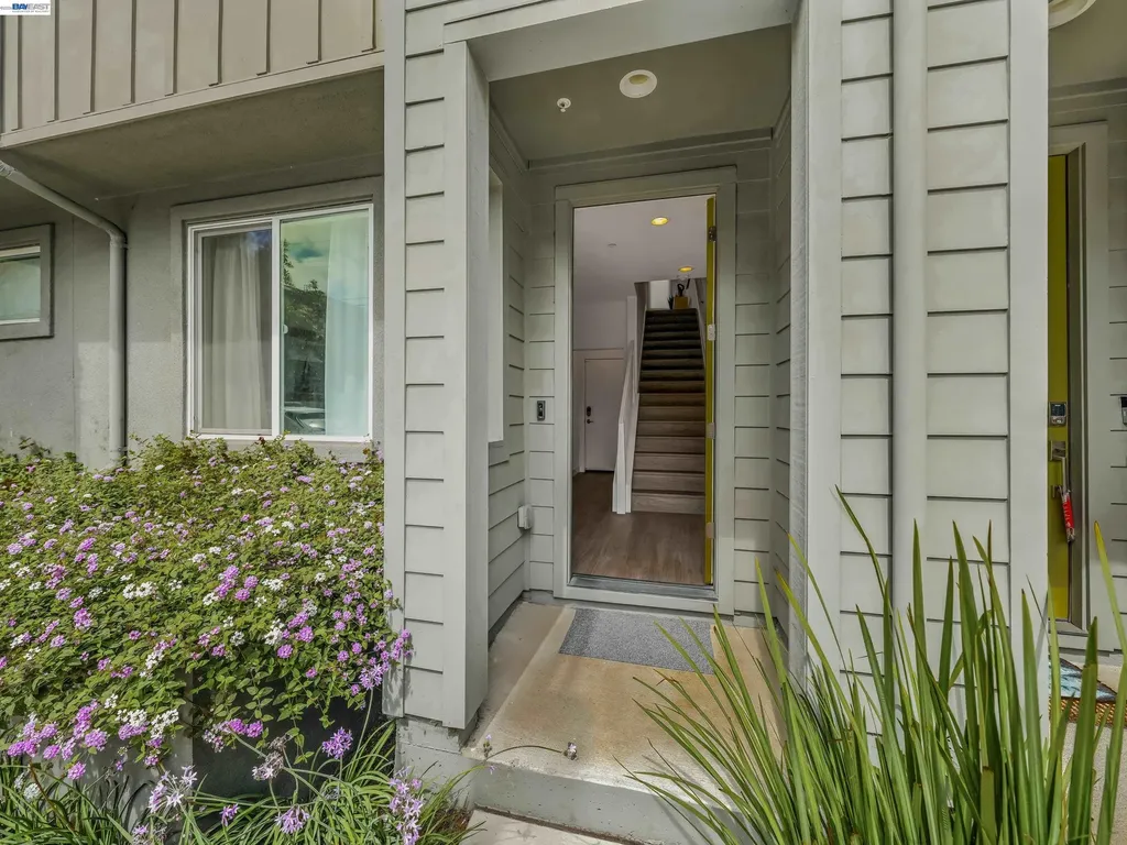 2309 Myrtle Street Oakland CA 94607