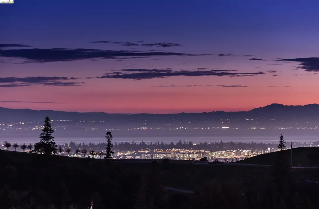 6181 Contra Costa Road Oakland CA 94618
