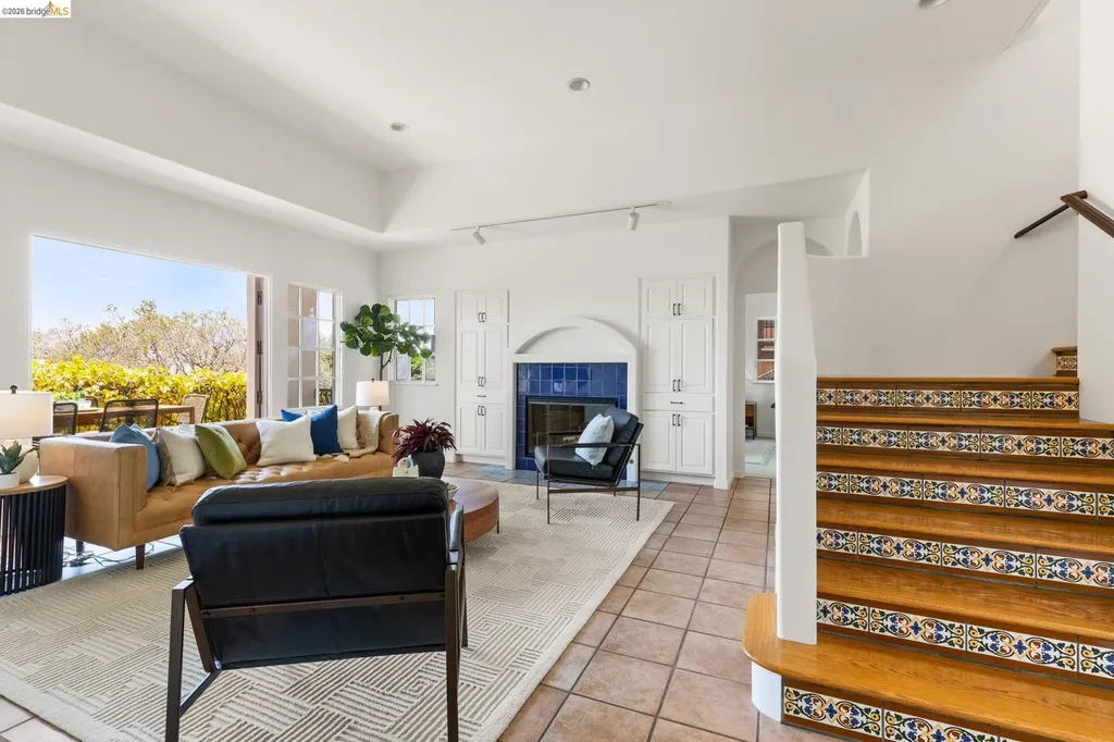 6181 Contra Costa Road Oakland CA 94618