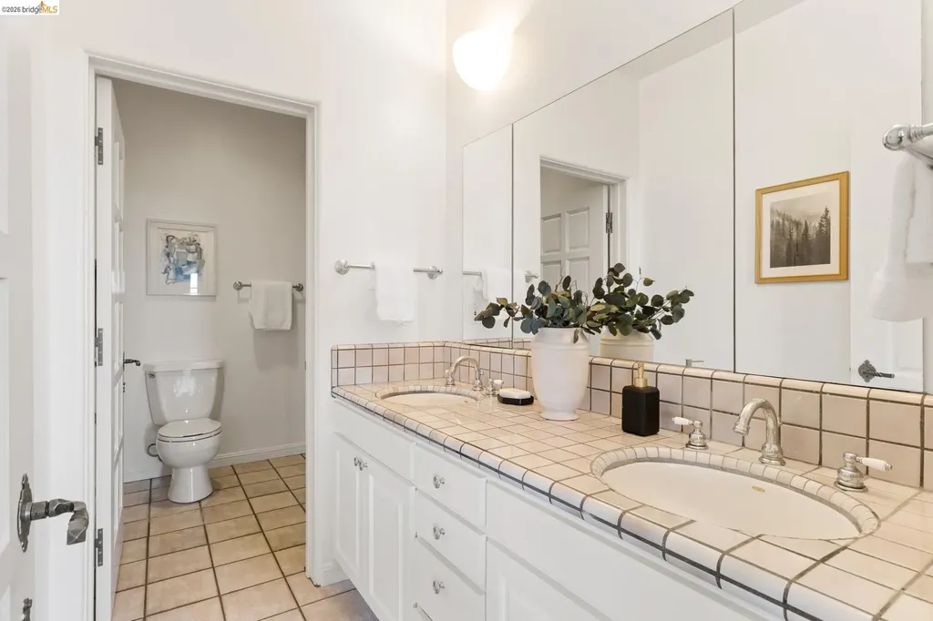 6181 Contra Costa Road Oakland CA 94618