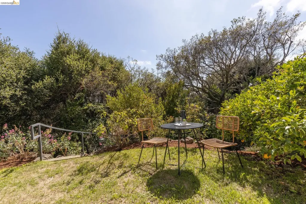 6181 Contra Costa Road Oakland CA 94618