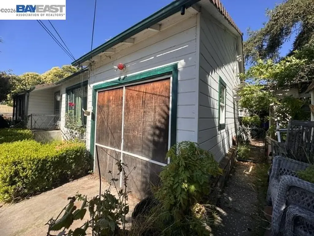 2080 East Avenue Hayward CA 94541